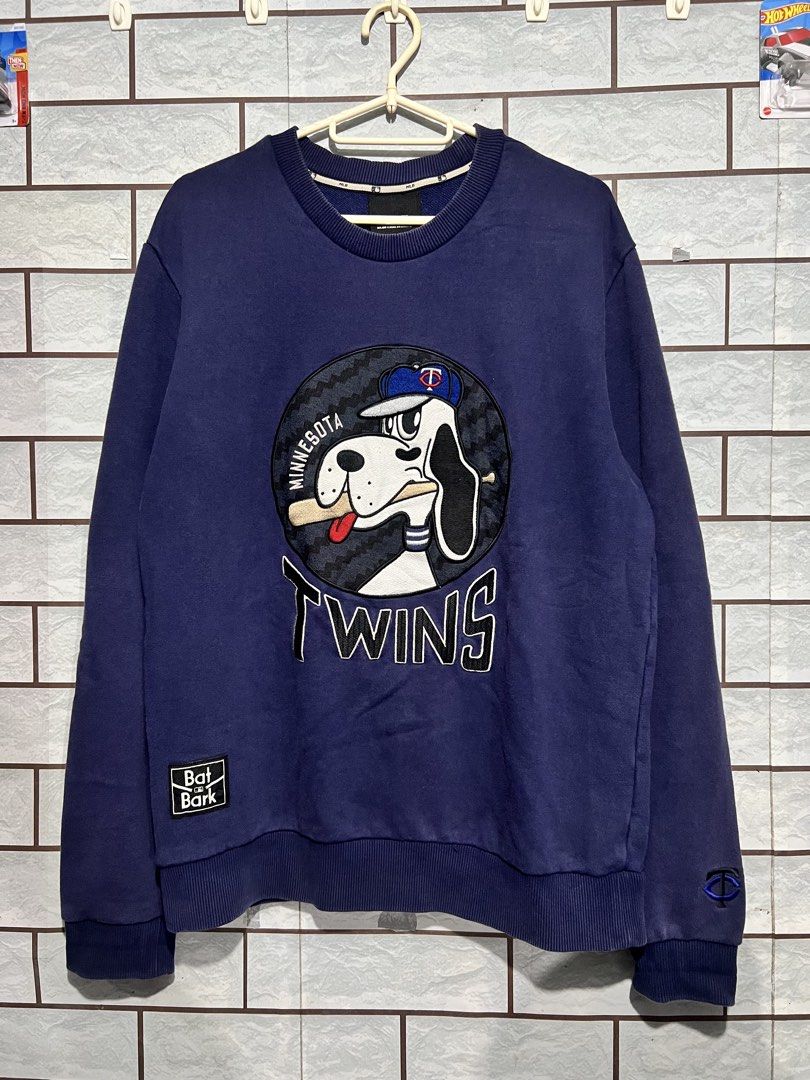 MLB Minnesota Twins Embroidered Sweatshirt (Category: Coats, Jackets and Outerwear) located in Cagayan de Oro. Submitted by thrift4all (Listing ID 1470828775, Image 1). Description: Color rate 9/10 With tags Embroidered designs No issue Size Large Length 26 Width 21.