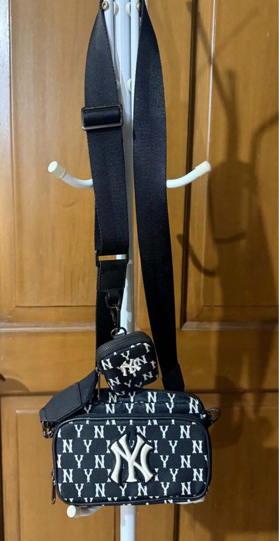 MLB Monogram Crossbody Bag with Pouch (Category: Cross-body Bags) located in Pasig City. Submitted by wandererscab_2.0 (Listing ID 1470852129, Image 2). Description: 💯 Original Bought in Seoul, Korea, MLB store Used once only No issues, will pass as brand new Unisex MOP: bdo or gcash Shipping c/o the buyer.