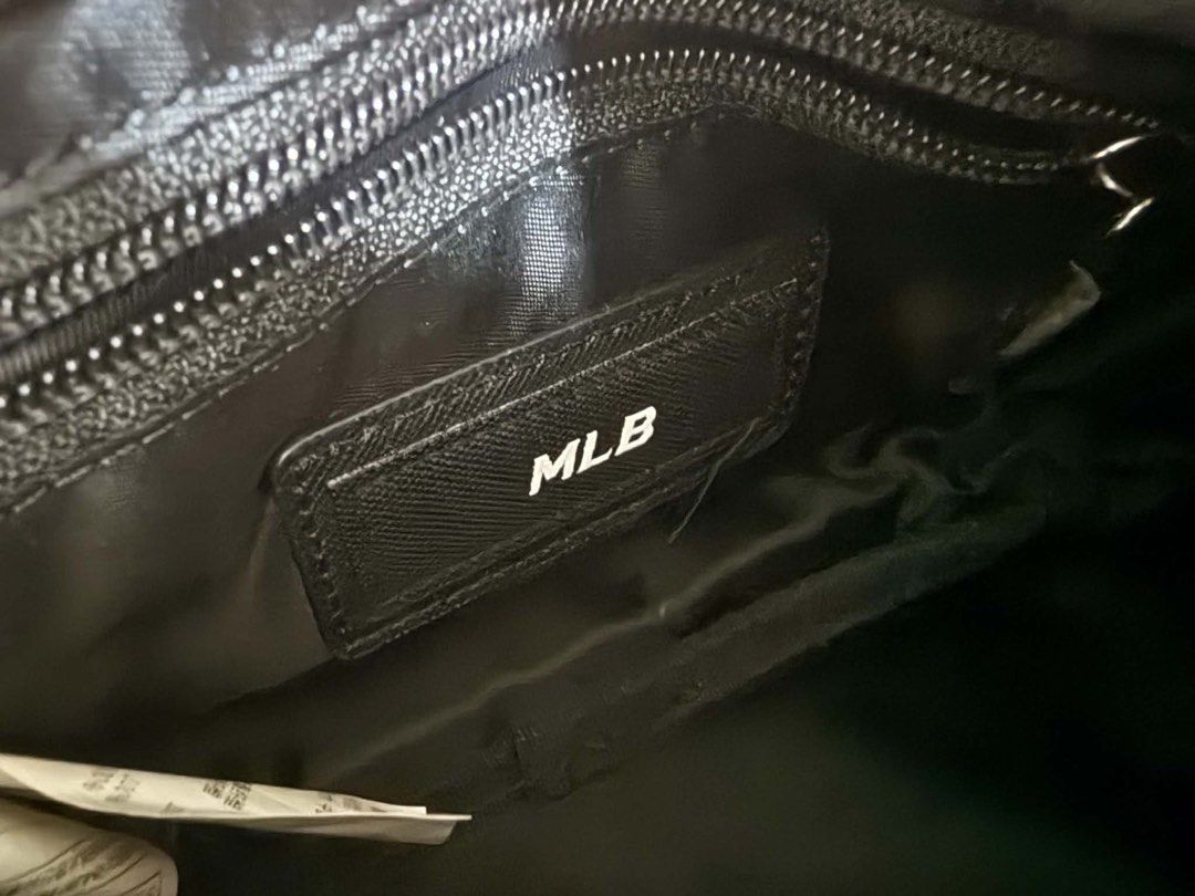 MLB Monogram Crossbody Bag with Pouch (Category: Cross-body Bags) located in Pasig City. Submitted by wandererscab_2.0 (Listing ID 1470852129, Image 3). Description: 💯 Original Bought in Seoul, Korea, MLB store Used once only No issues, will pass as brand new Unisex MOP: bdo or gcash Shipping c/o the buyer.