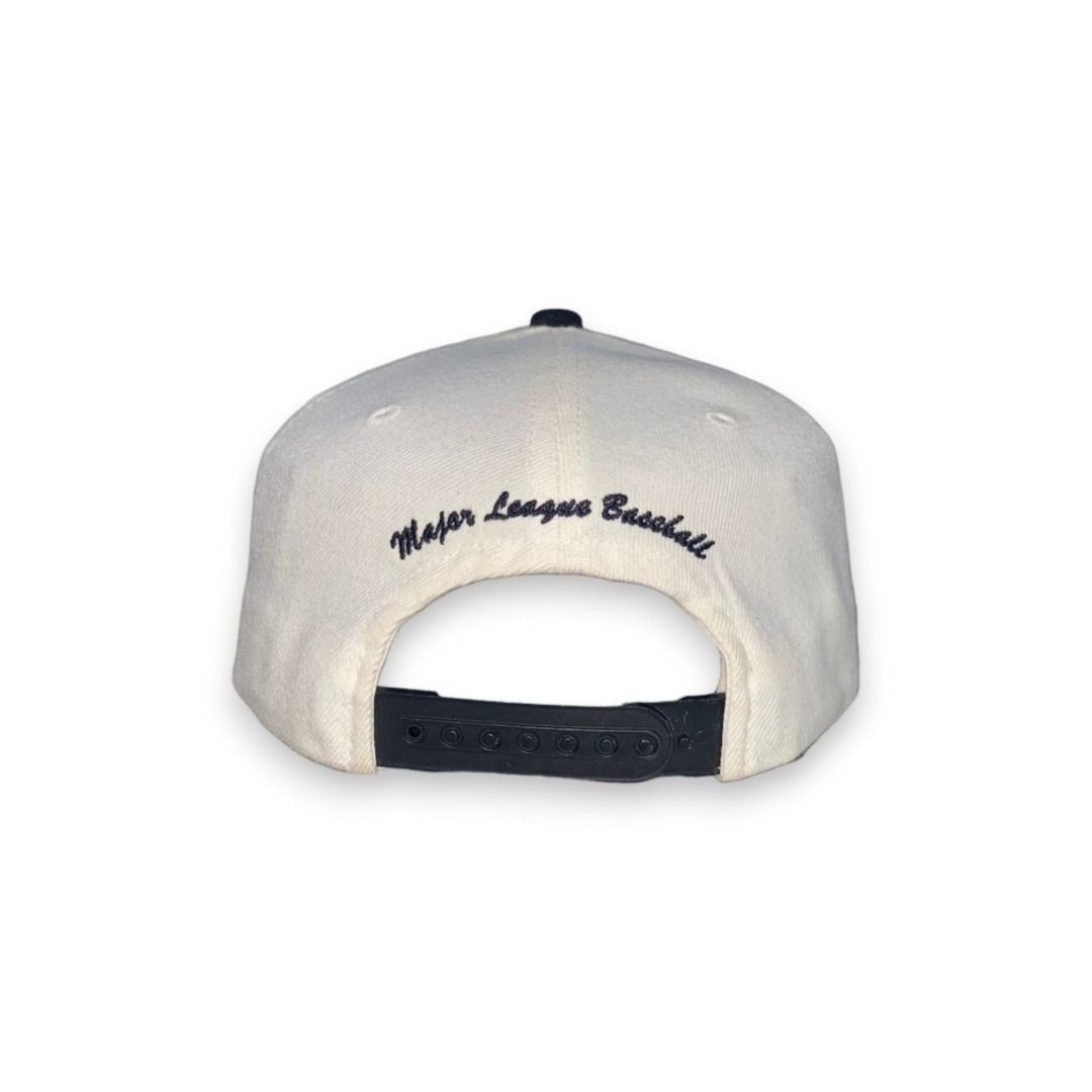 MLB NY SNAP BACK CAP (Category: Caps & Hats) located in Quezon. Submitted by ejay.thrift.clothes (Listing ID 1470899652, Image 3). Description: FREE SHIPPING NO ISSUE COLOR RATE: 10/10 AS NEW CONDITION FRESHLY WASHED READY TO WEAR # 639 PS: ORIGIN OF GOODS NOT CHINA.