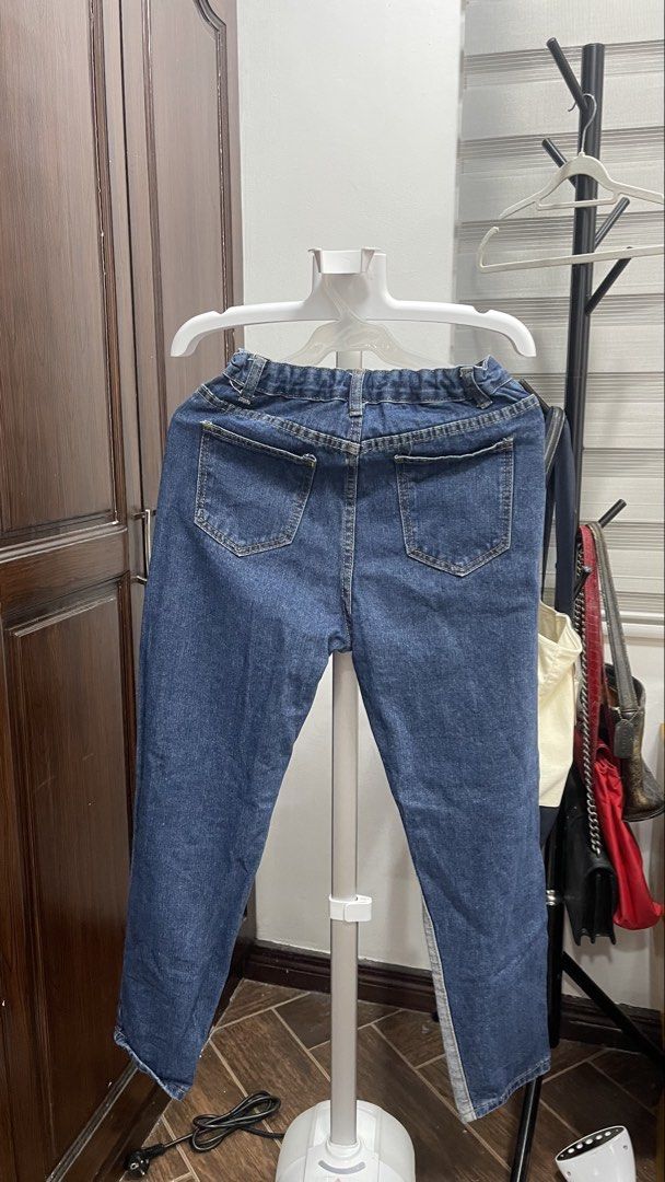Mom Jeans (Category: Jeans) located in Manila. Submitted by to_ri (Listing ID 1470840562, Image 2). Description: 🛍️ PRODUCT DETAILS 📏 Size: Small to Medium 📌 TERMS & CONDITIONS 💸 Payment first 📦 Shipping: J&T, LBC, Same day delivery couriers 🚫 No returns or refunds ❌ No joy/bogus buyers 💗 Please buy responsibly. Thank you!.