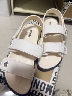 (Category: ) located in . Submitted by ukayshopping (Listing ID 1470823770, Image 1). Description: .