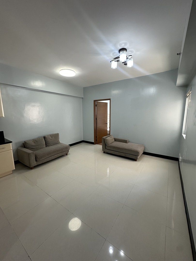 Morgan Suites Residences 1BR (Category: Apartments & Condos) located in Taguig. Submitted by djagliam (Listing ID 1470770796, Image 3). Description: For rent: Morgan Suites Residences Condominium 1BR Address: Florence Way, McKinley Hill, Taguig Monthly Rent: ₱30,000 Inclusive of association dues. Minimum term: 1 year Advance: 1 month Security deposit: 2 months PDC only Floor Level: 18th Tower: 3 Unit Type: 1 bedroom with balcony Pet friendly Unit