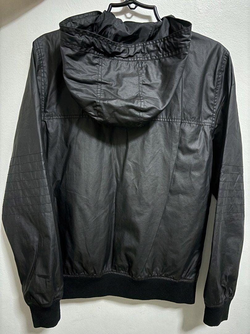 Mossimo Men’s Jacket (Category: Coats, Jackets and Outerwear) located in Las Pinas. Submitted by adrianandrea (Listing ID 1470791965, Image 2). Description: Width - 21.5” Length - 28” Shoulders - 18 Arms - 27” 📍 Las Piñas 📌 MOP: GCash, BDO, BPI 📌 Delivery will be shouldered by the buyer (Lalamove/J&T).