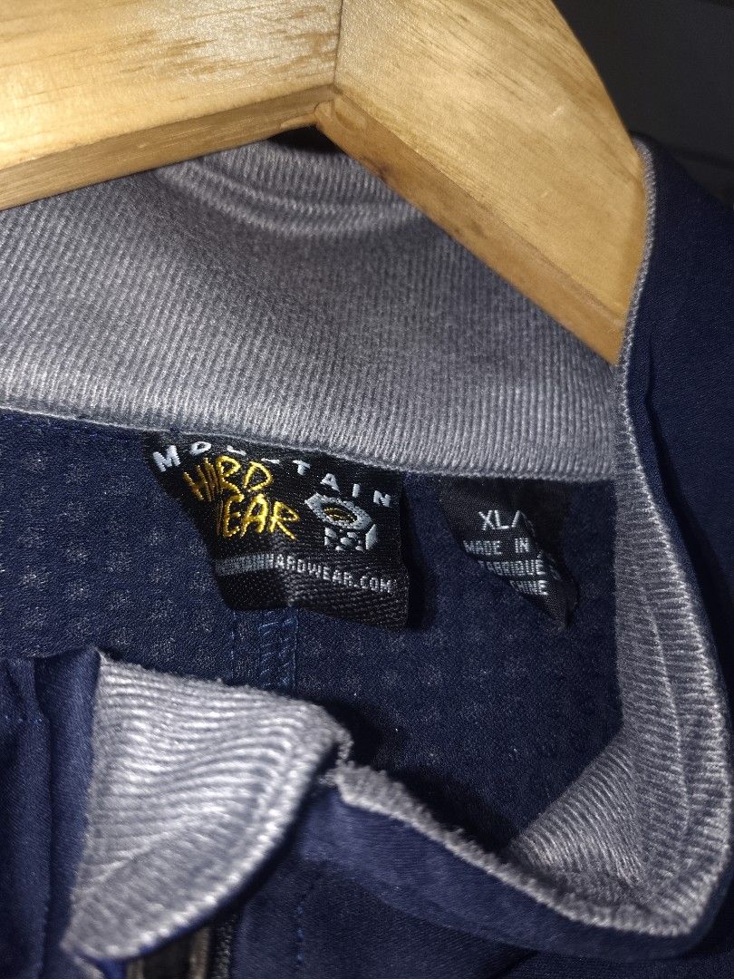Mountain Hardwear Blue Softshell Jacket XL (Category: Coats, Jackets and Outerwear) located in San Juan City. Submitted by swiftfox.62e2f4 (Listing ID 1470766046, Image 3). Description: - Brand: Mountain Hardwear - Type: Softshell Jacket - Color: Blue and Navy - Size: XL - Features: Full zip front, two zippered hand pockets, high collar, long sleeves - Performance: Wind-resistant outer fabric with a warm interior lining - Condition: Excellent out