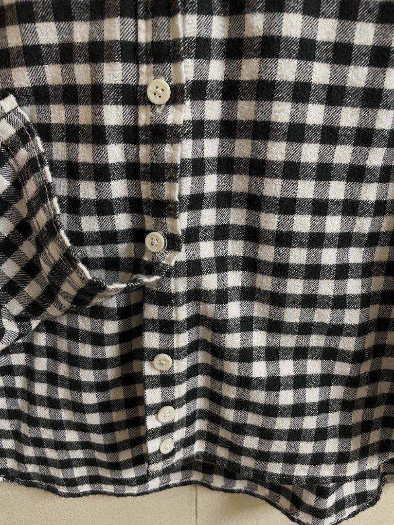 Muji Black Checkered Button Shirt (Category: Tshirts & Polo Shirts ) located in Makati City. Submitted by pepperstoremerch (Listing ID 1470800207, Image 3). Description: Muji Black Checkered Button Shirt Size Medium 100% Cotton Preloved, good condition Please see pictures D0124 P261028R50C21 .