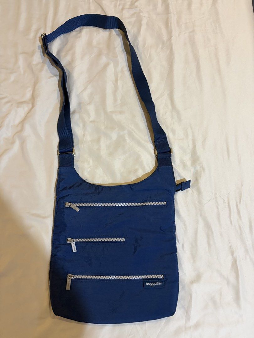 Rush ‼️ Lightweight Multicompartment Baggalini Sling bag (Category: Cross-body Bags) located in Manila. Submitted by chandleria (Listing ID 1470874417, Image 1). Description: baggalini multicompartment sling bag.
