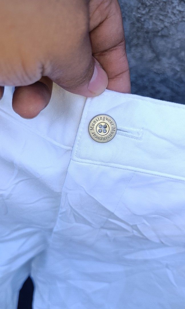 Munsingwear Golf short (Category: Shorts) located in Davao. Submitted by 3stagethrifter (Listing ID 1470815831, Image 3). Description: Munsingwear Golf short color white 🤍 brand new condition dimension: 32 x 21 1500 + shipping fee dm for more details.