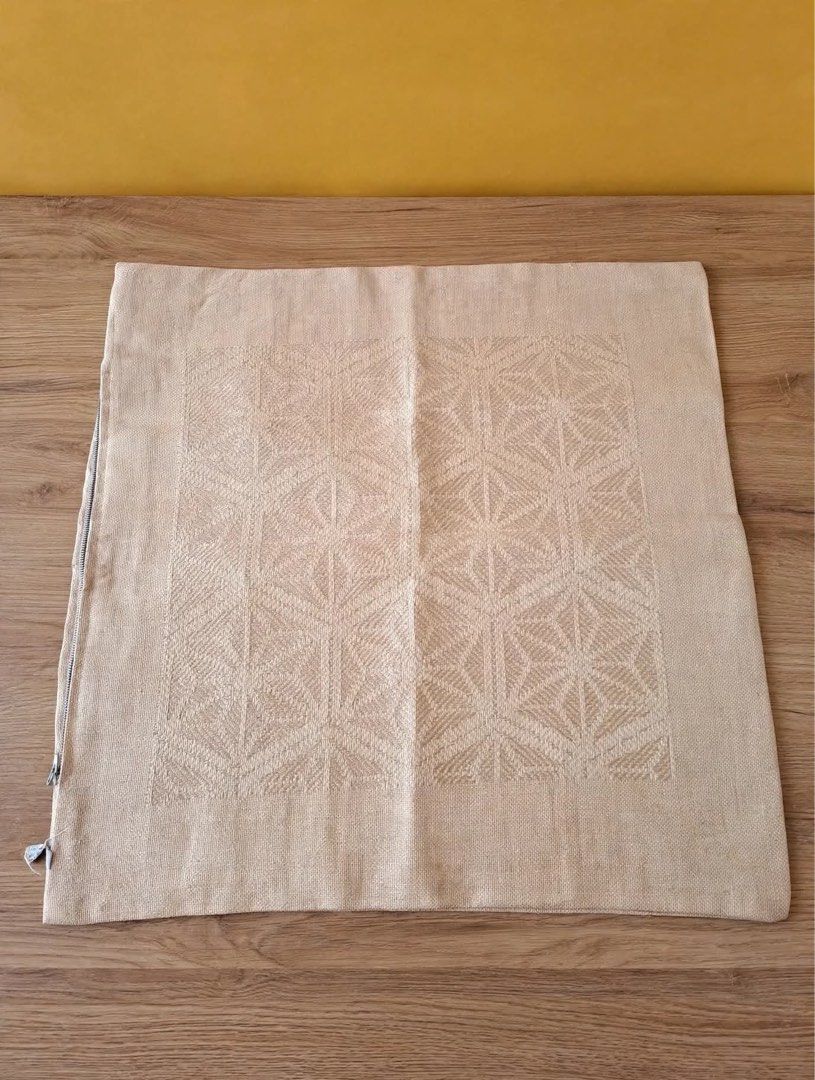 Native Wide pillow cases 5 pcs 21x 22” (Category: Other Home Furniture) located in Naga. Submitted by happeemarket (Listing ID 1470809649, Image 1). Description: .