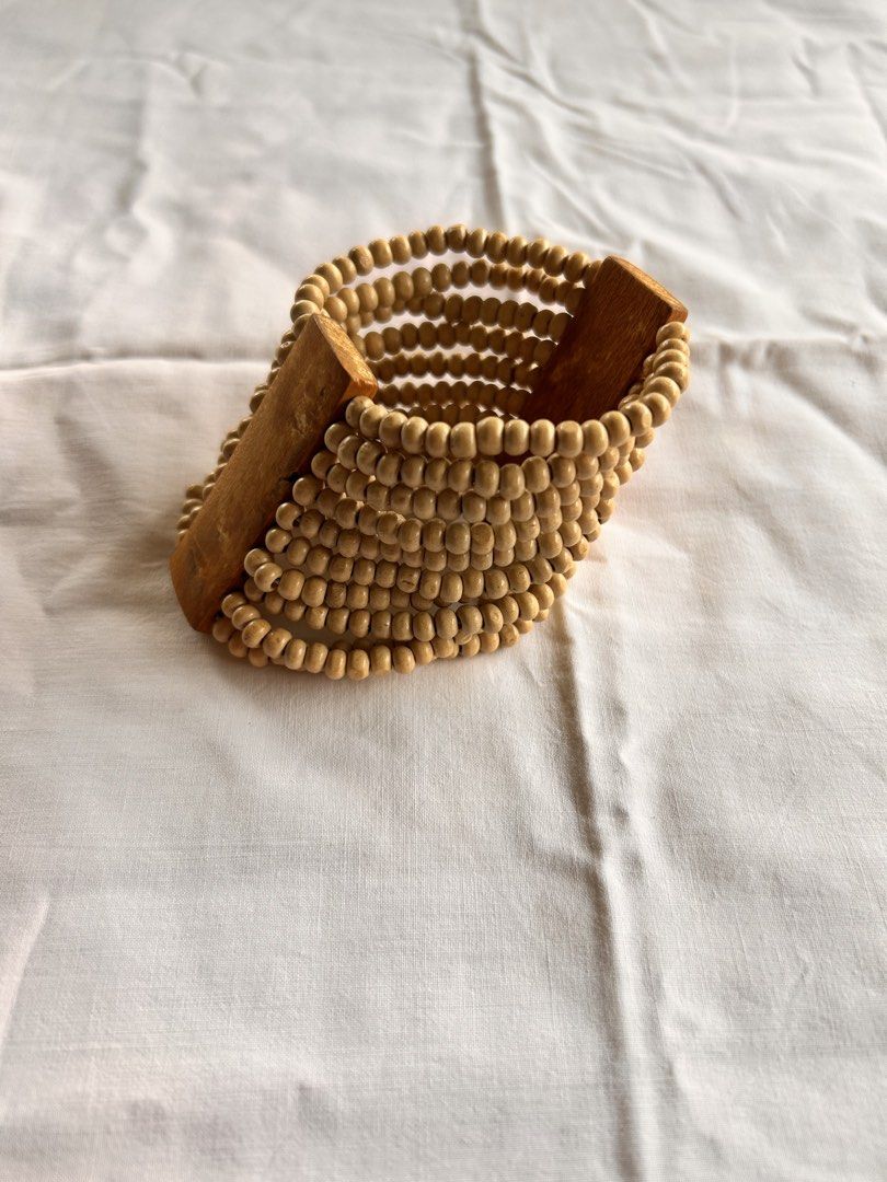 Native Wood Bracelet (Category: Bracelets) located in Pinamalayan. Submitted by _dragonfly (Listing ID 1470767014, Image 2). Description: From Italy.