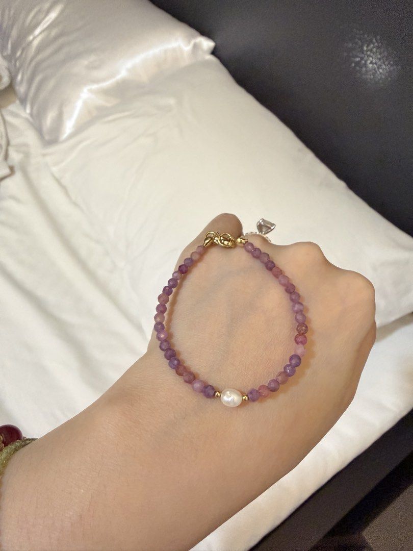 Natural crystal gemstone bracelets (Category: Bracelets) located in Tagum. Submitted by shwzzzd (Listing ID 1470866234, Image 3). Description: Red coral - 250 Garnet 4mm - 280 Green jade mm - 300 Turquoise 8mm - 380 Ruby with pearl - 580 Faceted garnet - 280 Black tourmaline faceted - 250.
