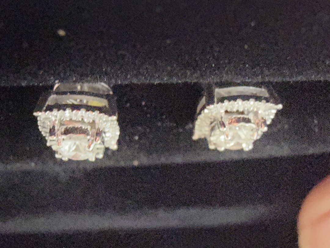 Natural Diamond Earrings (Category: Earrings) located in Muntinlupa City. Submitted by creezymelai (Listing ID 1470866299, Image 2). Description: Bought in Chanti Gem Fine Jewelry collection White Gold .13 ct diamond with Halo Earring 18k .46carat GH VVS .