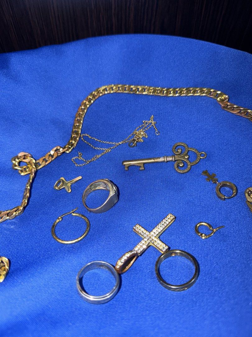 Necklaces, Rings, Pendants (Category: Necklaces) located in Pasay City. Submitted by bizzcenter (Listing ID 1470913913, Image 2). Description: .