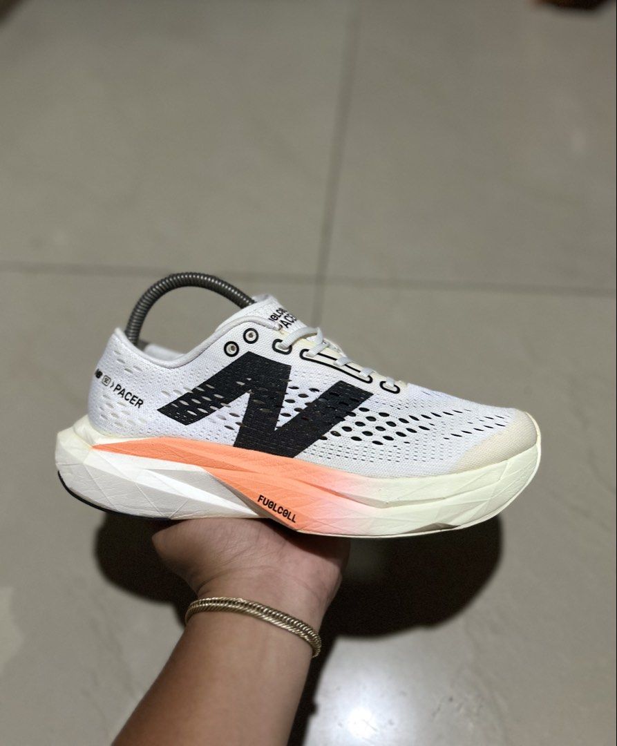 New Balance (Category: Sneakers) located in Cebu City. Submitted by cyrilk1cks (Listing ID 1470857760, Image 1). Description: .