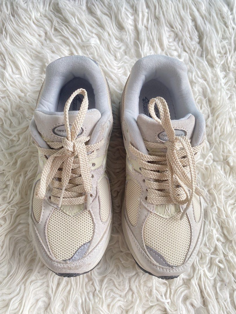New Balance 2002R Sneakers (Category: Sneakers) located in Tabaco. Submitted by camila_dp (Listing ID 1470792303, Image 3). Description: .