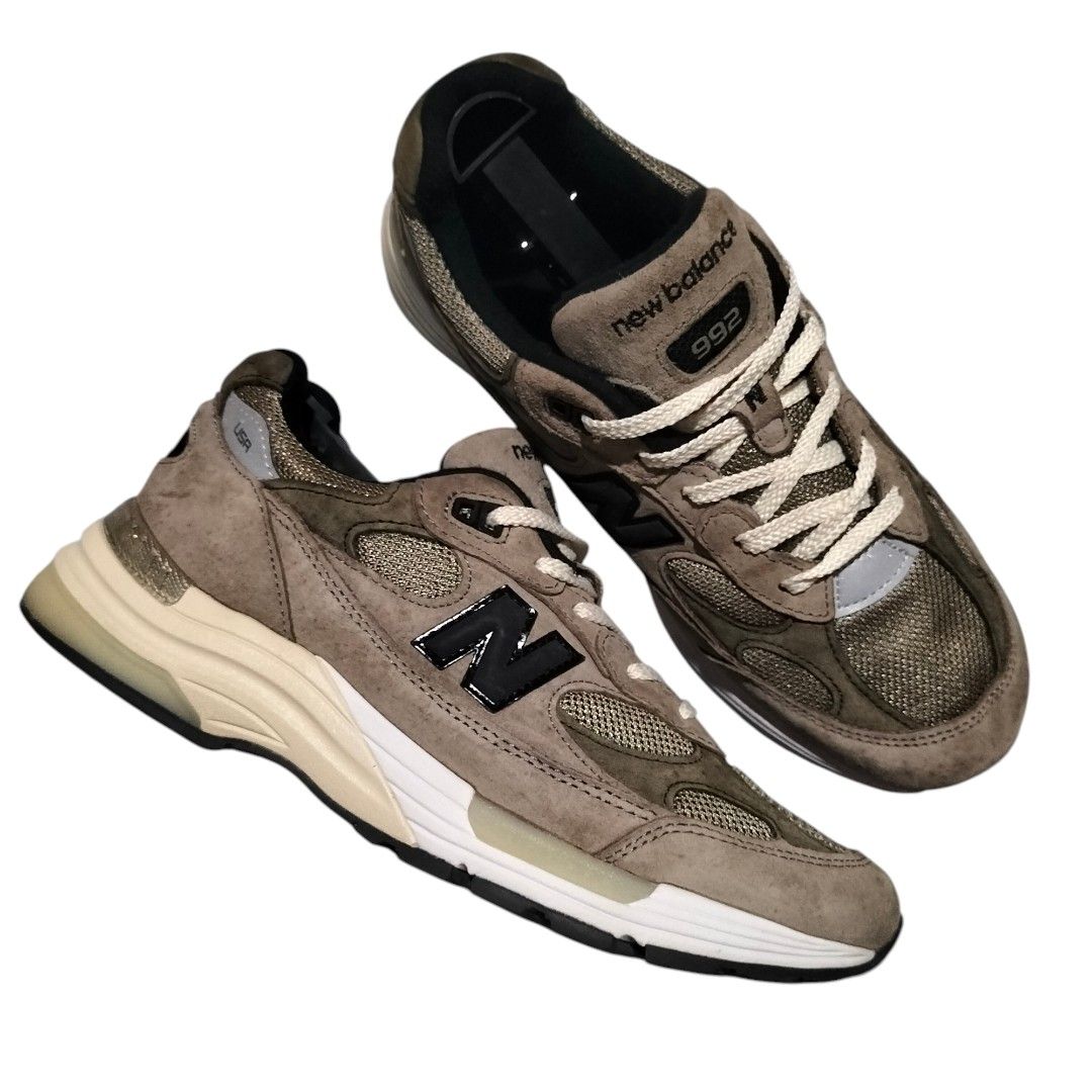 New Balance x JJJJound 992 'Grey' (Style Code: M992J2), (Category: Sneakers) located in Aloran. Submitted by thrift_hunter73 (Listing ID 1470859015, Image 1). Description: New Balance x JJJJound 992 'Grey'.