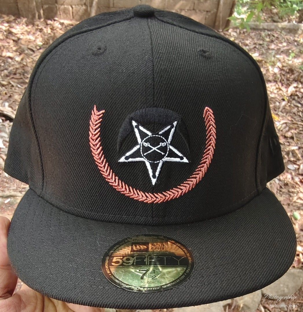 New Era 59FIFTY Black Scale Fitted Cap Size 7 1/2 (Category: Caps & Hats) located in Manila. Submitted by sansmerci27 (Listing ID 1470901909, Image 1). Description: - Brand: Black Scale x New Era 59FIFTY - Size: 7 1/2 (59.6 cm) - Color/Design: Black crown with red embroidered star and wreath graphic on front - Undervisor: Classic green - Back Detail: White embroidered quote "THERE IS ONLY ONE GOOD KNOWLEDGE AND ONE EVIL IGNORANCE" - Condition: In