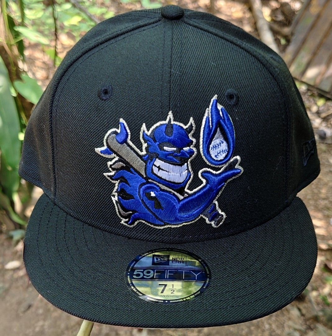 New Era 59FIFTY Hellrazors Fitted Cap Size 7 1/2 (Category: Caps & Hats) located in Manila. Submitted by sansmerci27 (Listing ID 1470902372, Image 1). Description: - Brand: New Era 59FIFTY Fitted Cap - Size: 7 1/2 (sticker still on flat brim) - Color: Black crown with grey undervisor - Details: Blue devil character embroidery on front, Hellrazors script on back - Condition: Brand new, never worn outside, interior taping intact.