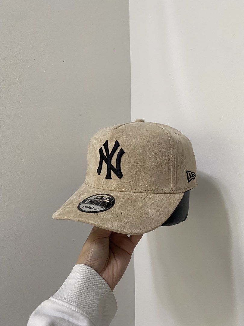 New Era 9Fifty Snapback Suade/Gamuza (Category: Caps & Hats) located in Baguio. Submitted by theatro (Listing ID 1470854173, Image 2). Description: suade caps.