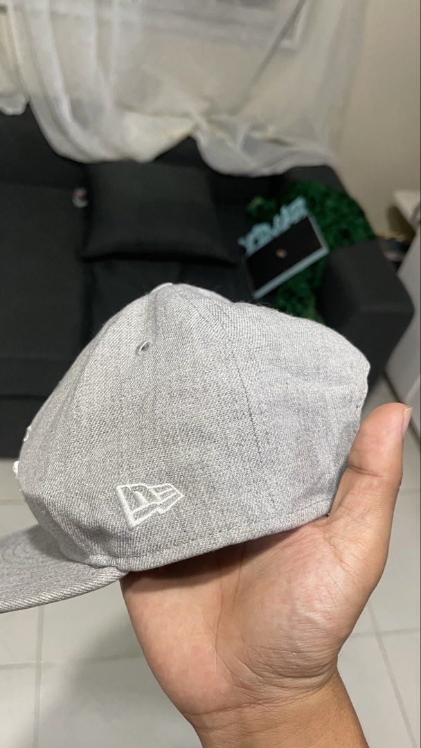 New era LA kings (Category: Caps & Hats) located in Butuan. Submitted by cgsayas20083001 (Listing ID 1470849755, Image 2). Description: Need reshape Done wash.