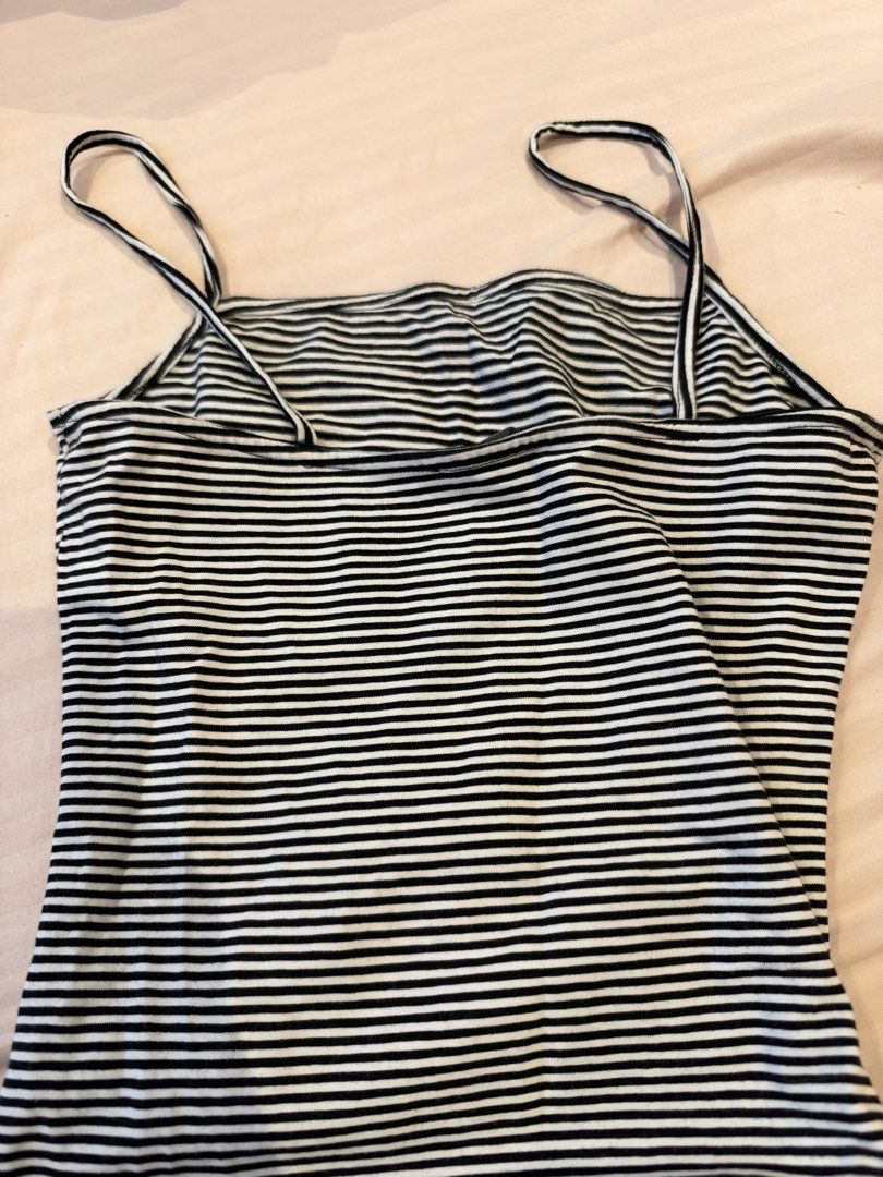 NEW LOOK Sando Body Suit Size M (Category: Sleeveless) located in Marikina City. Submitted by krizziiaaa (Listing ID 1470778788, Image 2). Description: .