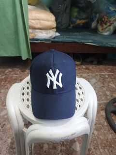 (Category: ) located in . Submitted by leerarefinds (Listing ID 1465920761, Image 1). Description: .
