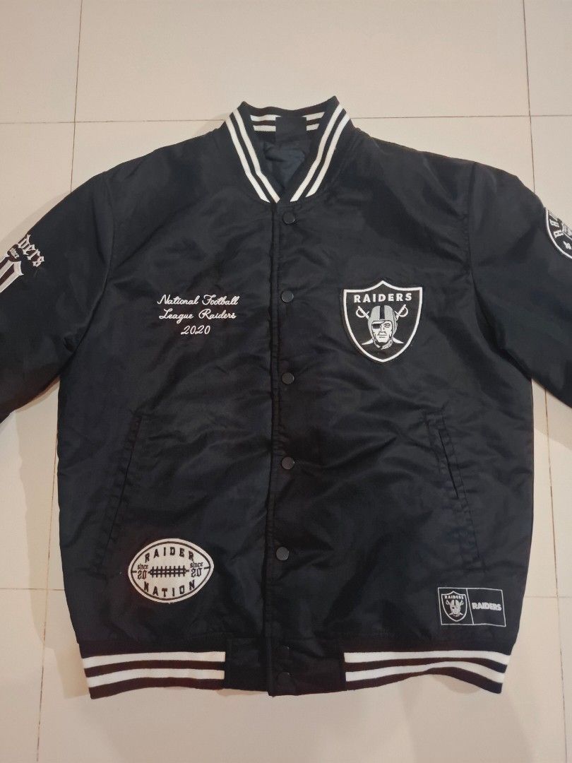 NFL x primark las vegas raiders varsity bomber jacket (Category: Coats, Jackets and Outerwear) located in Narvacan. Submitted by jigger85_2ndaccount (Listing ID 1470863732, Image 2). Description: NFL x primark las vegas raiders varsity bomber jacket like new 9.7/10 condition no issues size: medium on tag dimes: 22.5 x 26 can fit to medium to large bought in UK location: ilocos sur cab ship thru JNT or LBC.