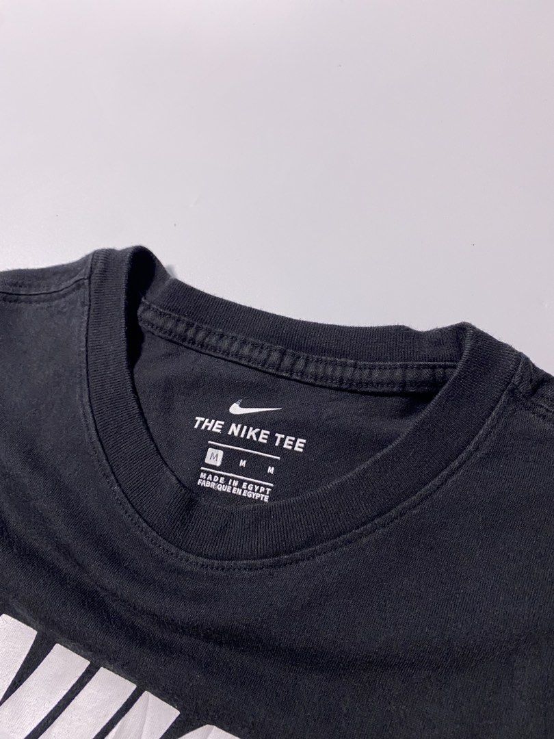 NIKE (Category: Activewear) located in Aurora. Submitted by oldiebutgoodie.fits (Listing ID 1470780058, Image 3). Description: NIKE 👕DETAILS EXCELLENT NO ISSUE 📐MEASUREMENTS SIZE M ON TAG WIDTH 20 LENGTH 28 WE CAN SHIP NATION WIDE🚚.
