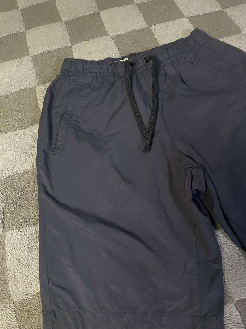 NIKE (Category: Shorts) located in Davao. Submitted by the_rare_hustla (Listing ID 1470854968, Image 3). Description: NIKE Issue None Need Wash Only Color rate 9/10 Width - 26-33 Length - 20 Size M on tag Dm If Interested!.