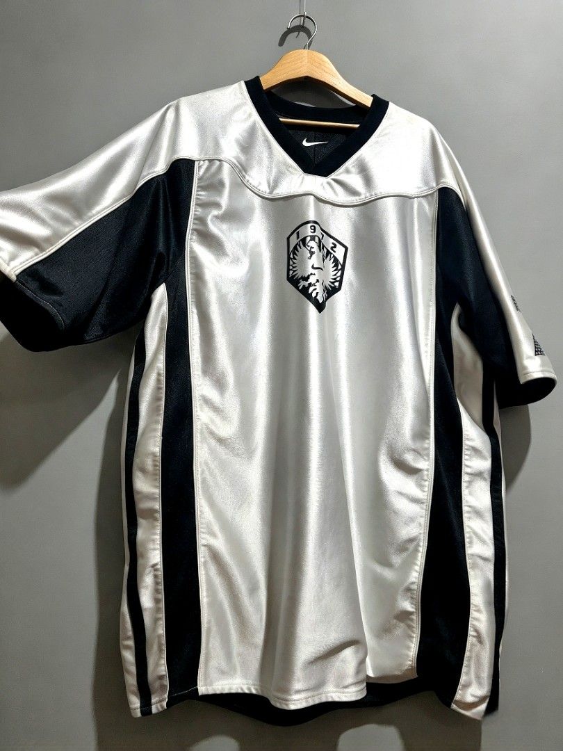 Nike 1972 Reversable jersey (Category: Tshirts & Polo Shirts ) located in Cavite. Submitted by behindourstyle (Listing ID 1470871843, Image 1). Description: 2,499 free ship nego Color rate: 9.5/10 authentic size XL 23x29 issue: crock print sa print tag sa baba only 🔥 Imus cavite.