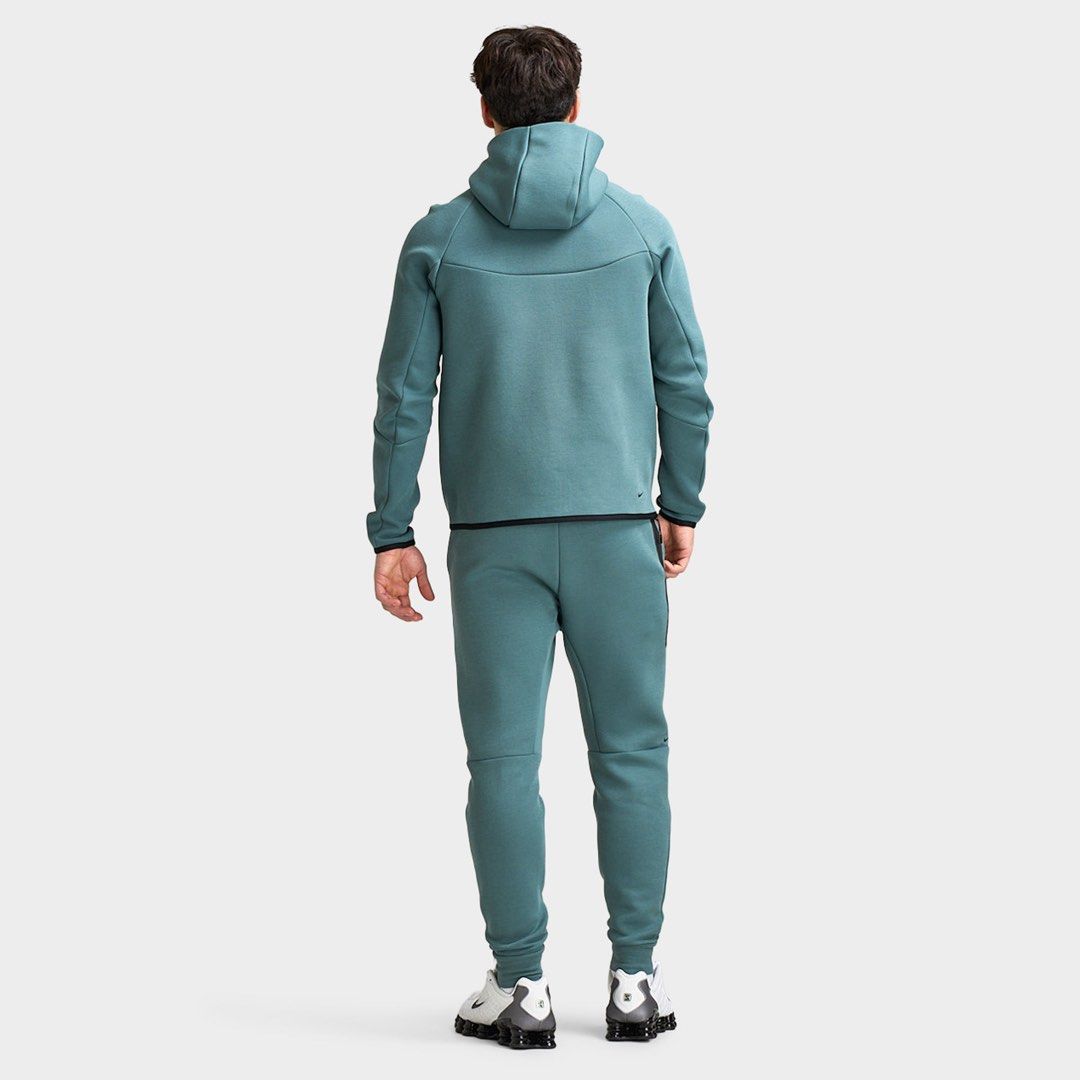 NIKE - Tech Fleece Pants (Category: Joggers) located in Cavite. Submitted by second_story_ph (Listing ID 1470834341, Image 3). Description: NIKE - Tech Fleece Pants Size: Large 16.5” Waistline stretchable 39.5” Length Condition: Excellent to New.