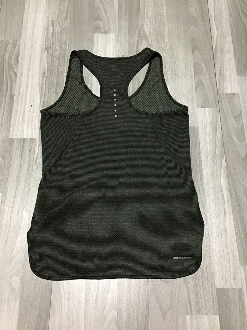 Nike Aero React running tank top (Category: Sleeveless) located in Davao. Submitted by ljay.thriftedfinds (Listing ID 1470857548, Image 3). Description: .