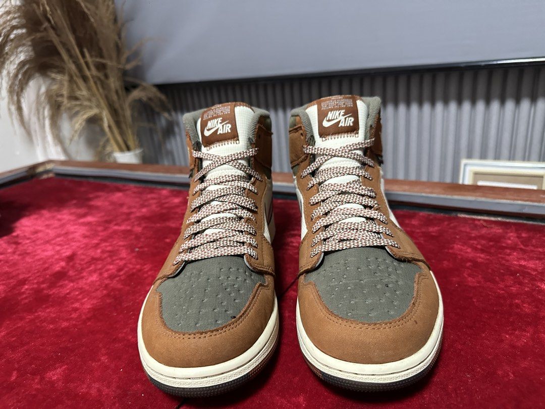Nike Air Jordan 1 Element Gore-Tex "Legend Coffee" (Category: Sneakers) located in Manila. Submitted by meljundell04361 (Listing ID 1470820454, Image 1). Description: - Model: Nike Air Jordan 1 Element Gore-Tex - Condition: 9/10 - Best for: Wet weather and rainy days -Size 10.