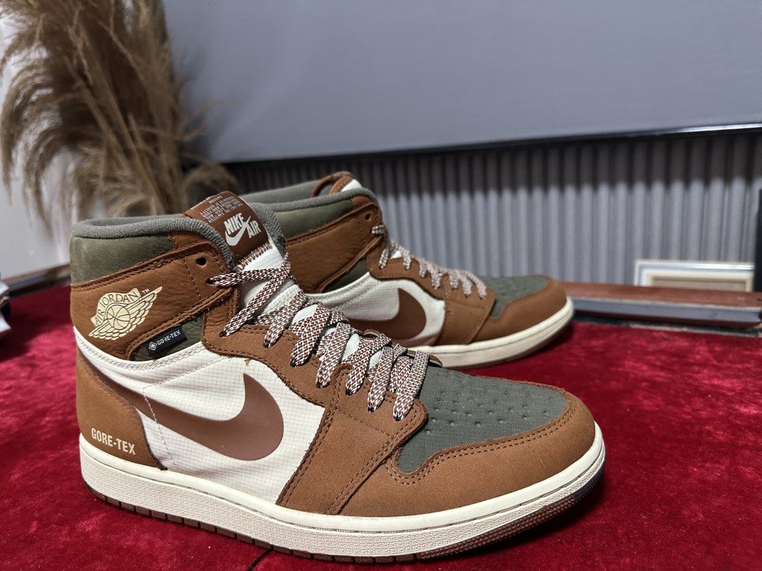 Nike Air Jordan 1 Element Gore-Tex "Legend Coffee" (Category: Sneakers) located in Manila. Submitted by meljundell04361 (Listing ID 1470820454, Image 2). Description: - Model: Nike Air Jordan 1 Element Gore-Tex - Condition: 9/10 - Best for: Wet weather and rainy days -Size 10.