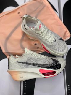 (Category: ) located in . Submitted by soledout_kicks (Listing ID 1470761229, Image 1). Description: .
