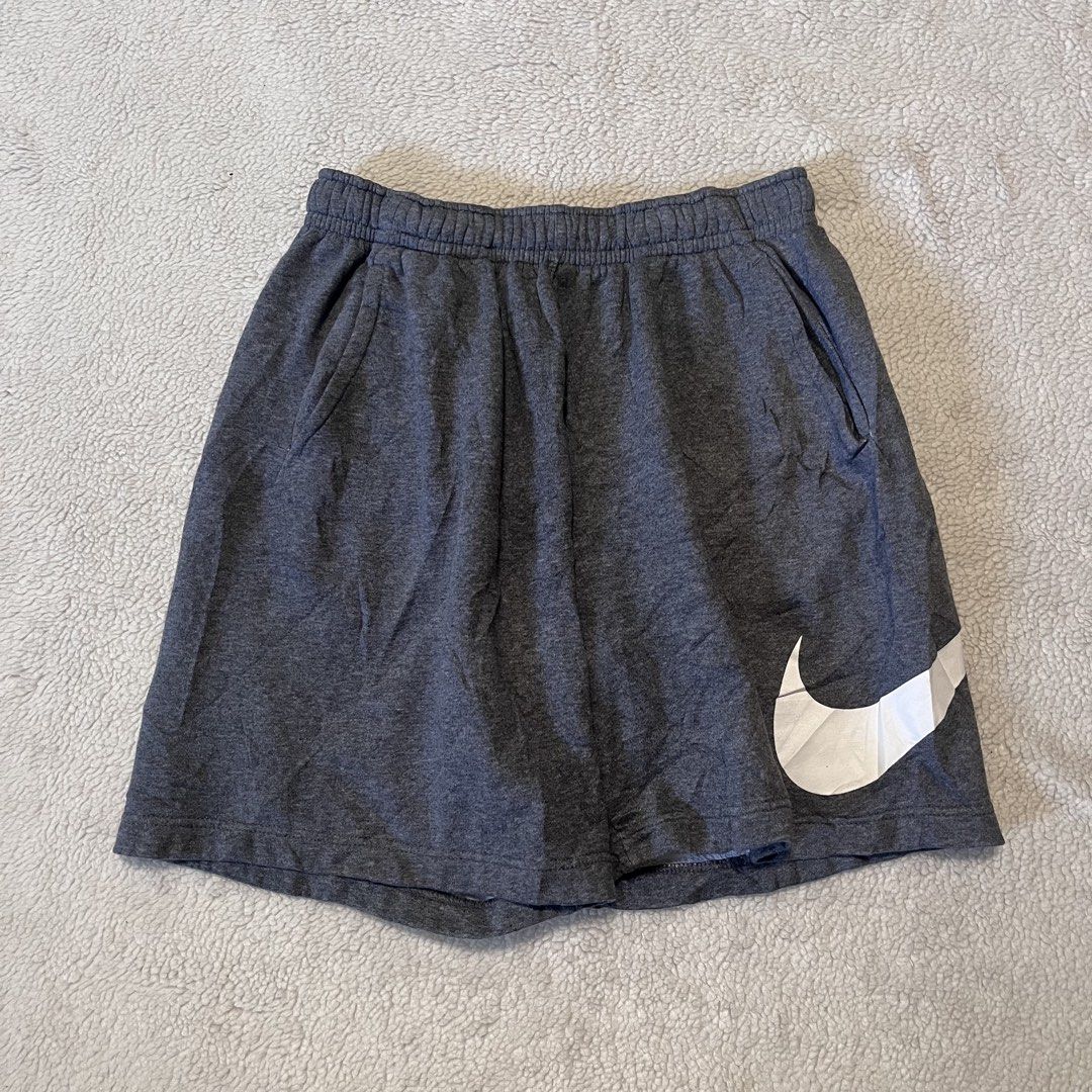 NIKE ALUMNI BIG LOGO (Category: Shorts) located in Binangonan. Submitted by nhogsmapula-24860 (Listing ID 1470805934, Image 2). Description: NIKE ALUMNI BIG LOGO NEED WASH SIZE MED ONTAG BEST FIT SA LARGE TO XL 850+SHIP.
