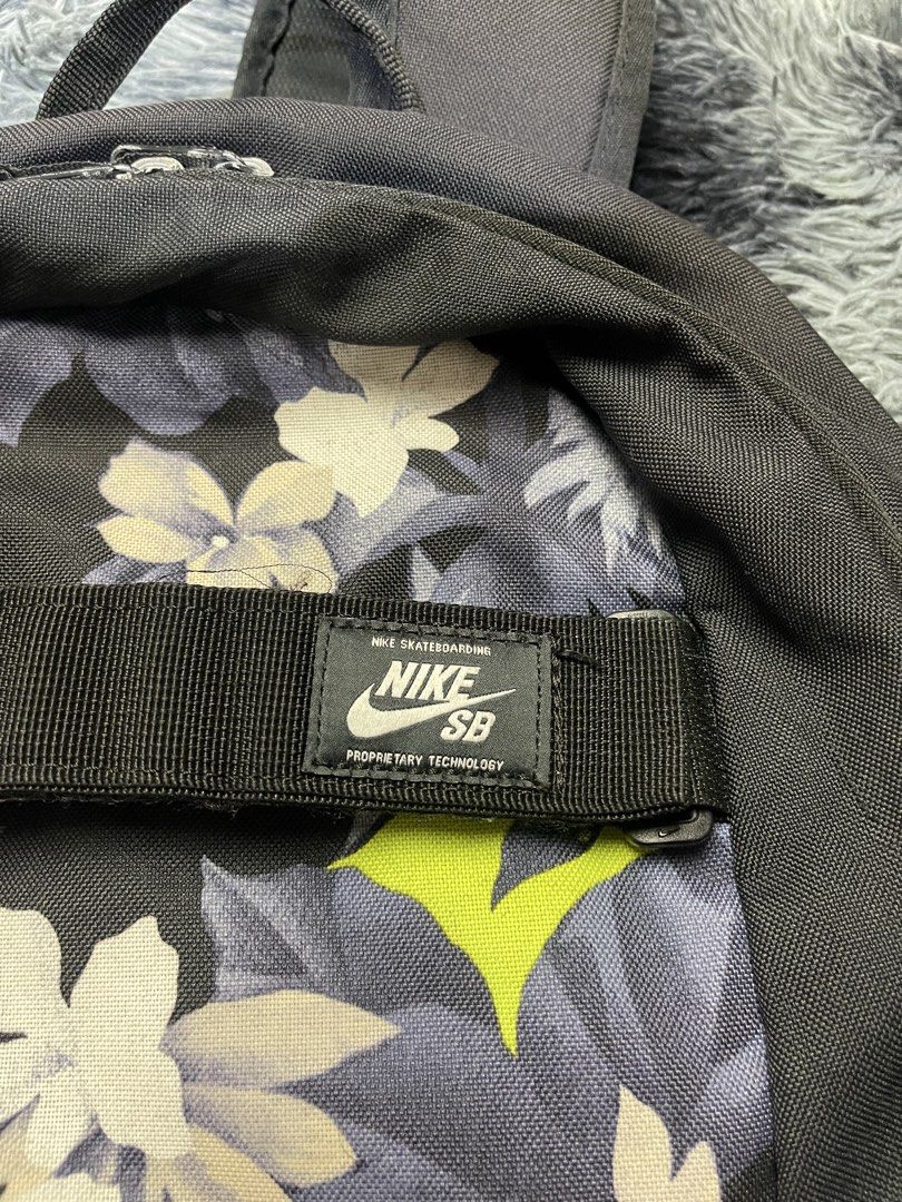 nike backpack (Category: Backpacks) located in Caba. Submitted by thriftedpopcorn (Listing ID 1470879054, Image 3). Description: nike sb courthouse backpack bkue floral approx 20 liters dimentions: length: 20 inches width: 16 inches color rate:8.5/10 or better with 15 inches laptop internal sleeves RFS: extra bag preloved 1k plus sf 💰mop:gcash/maribank 📦mod:jnt 📍location: san fernando la union 💰mop:gcash/maribank 📦mod:jnt 📍location: san fer