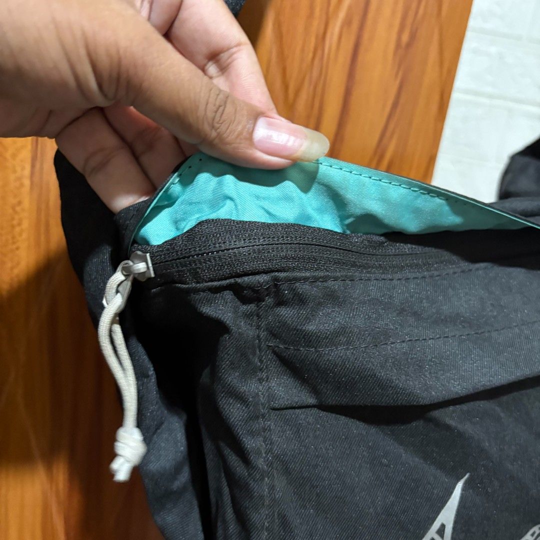 Nike beltbag large (Category: Belt bags, Clutches and Pouches) located in Alburquerque. Submitted by abj_thriftshop (Listing ID 1470767535, Image 2). Description: like new no issue.