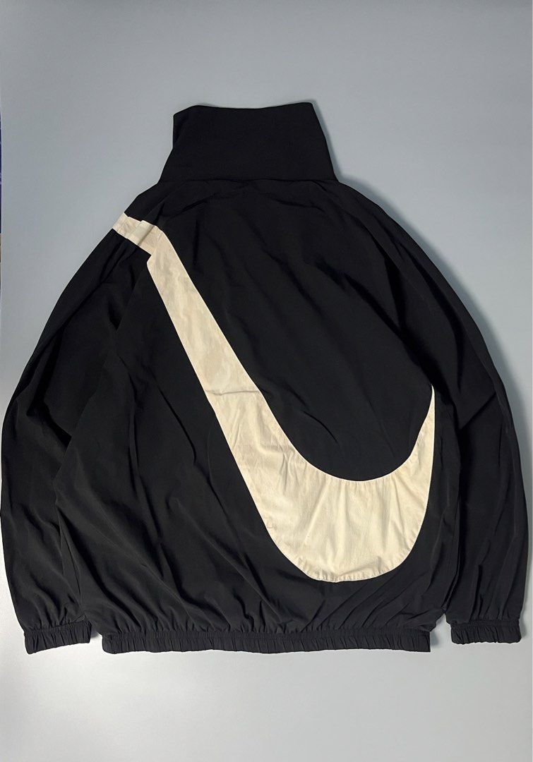 Nike Big Swoosh Windbreaker (Category: Coats, Jackets and Outerwear) located in Balanga. Submitted by itzmecelestial (Listing ID 1470858216, Image 1). Description: 🌸 NIKE BIG SWOOSH WINDBREAKER Size: L-XL Dimes: 24x27.5 Color rate: 10/10 Issue: Color transfer sa swoosh all over and may need tahi sa kili part 𝑴𝑶𝑷: GCash 𝑴𝑶𝑫: Jnt ONLY -NO COD/NO COP | PAYMENT FIRST POLICY. -No rush shipping. -No deleting/editing of bids, No return/No exchang