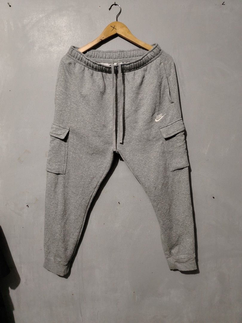 Nike cargo fleece (Category: Joggers) located in Bocaue. Submitted by adrianberi35876 (Listing ID 1470879423, Image 2). Description: Nike Cargo Waist:30-36 Length:38 L on tag Exellent - Like New Condition No issue Mine:800+sf 📍,Bocaue,Bulacan.