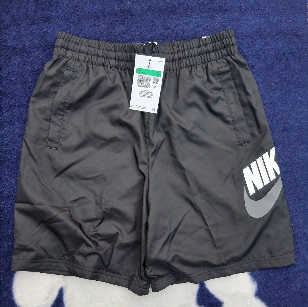 nike club woven short (Category: Shorts) located in Tigaon. Submitted by roland0402 (Listing ID 1470834538, Image 2). Description: nike club woven short youth XL best fit small adult waist:31 to 32 Lenght 18inch above the knee /leg opening:2*10 inches /heps 2* 14 brandnew and original 10x moneyback if proven fake and hindi brandnew.