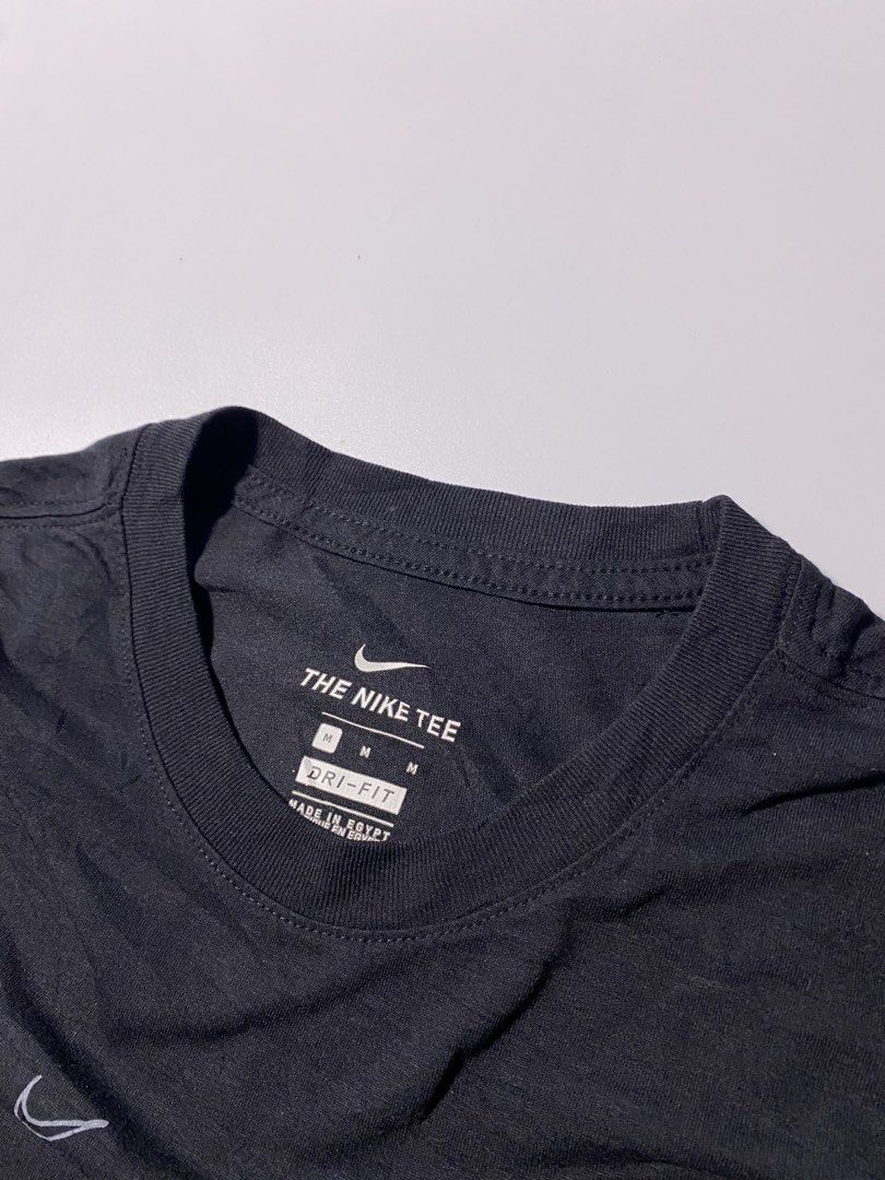 NIKE DRIFIT (Category: Activewear) located in Aurora. Submitted by oldiebutgoodie.fits (Listing ID 1470776793, Image 3). Description: NIKE DRIFIT 👕DETAILS EXCELLENT NO ISSUES 📐MEASUREMENTS SIZE M ON TAG WIDTH 19.5 LENGTH 27 WE CAN SHIP NATION WIDE🚚.