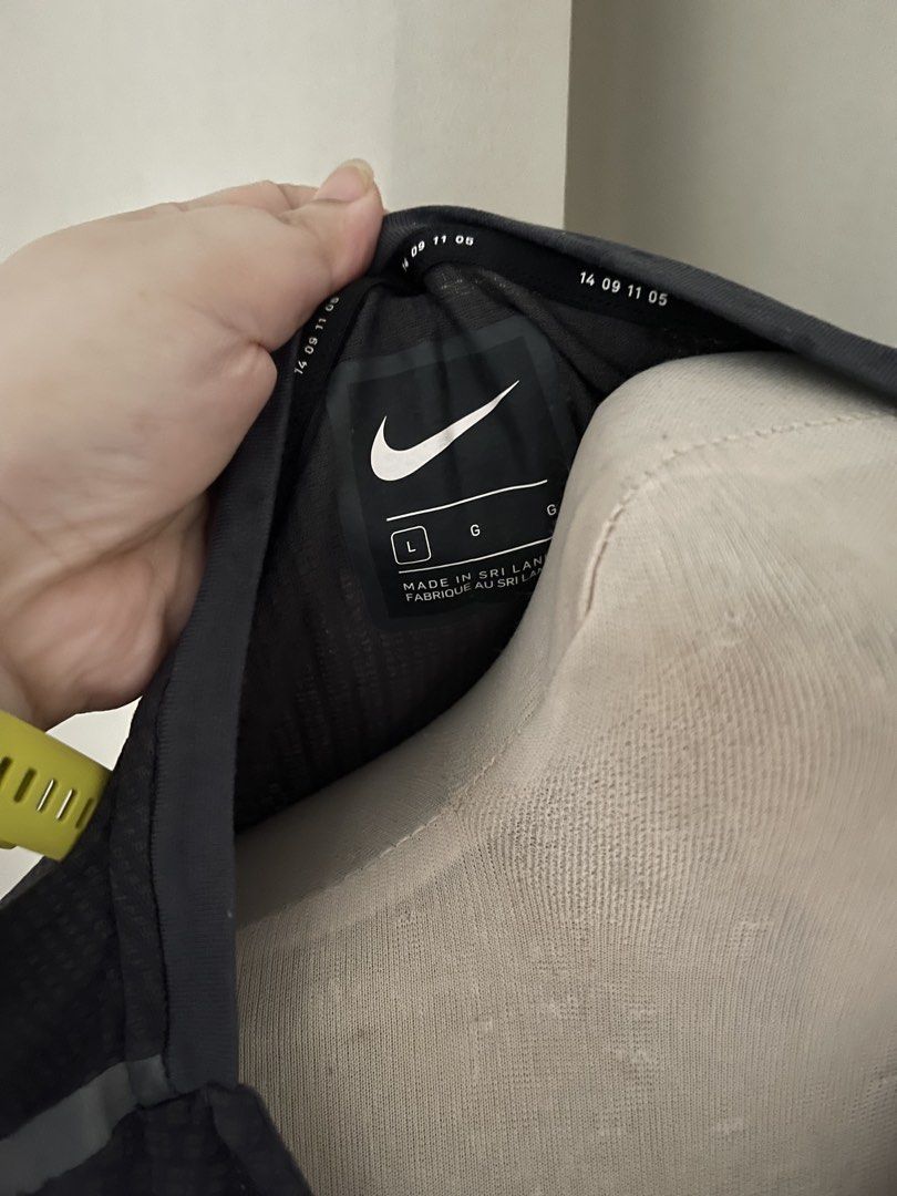 Nike drifit camou (Category: Shirts) located in Cainta. Submitted by zlove111 (Listing ID 1470790385, Image 2). Description: - Brand: Nike - Color: Dark grey - Size: Large 21" - Style Code: BV5623-011 - Material: Lightweight (ideal for workouts or running) - Condition: Clean, no damage - Origin: Made in Sri Lanka.