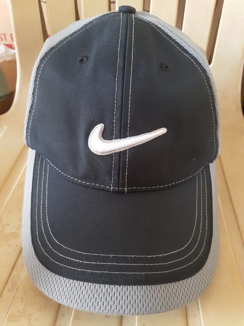 Nike Golf black Gray (Category: Caps & Hats) located in Manila. Submitted by milanjustin (Listing ID 1470806697, Image 3). Description: Nike Golf black Gray Hat Strap 1,200 Excellent Good as new wala issue One size fits all made in vietnam Caloocan / Can do meet up / Via a lalamove.