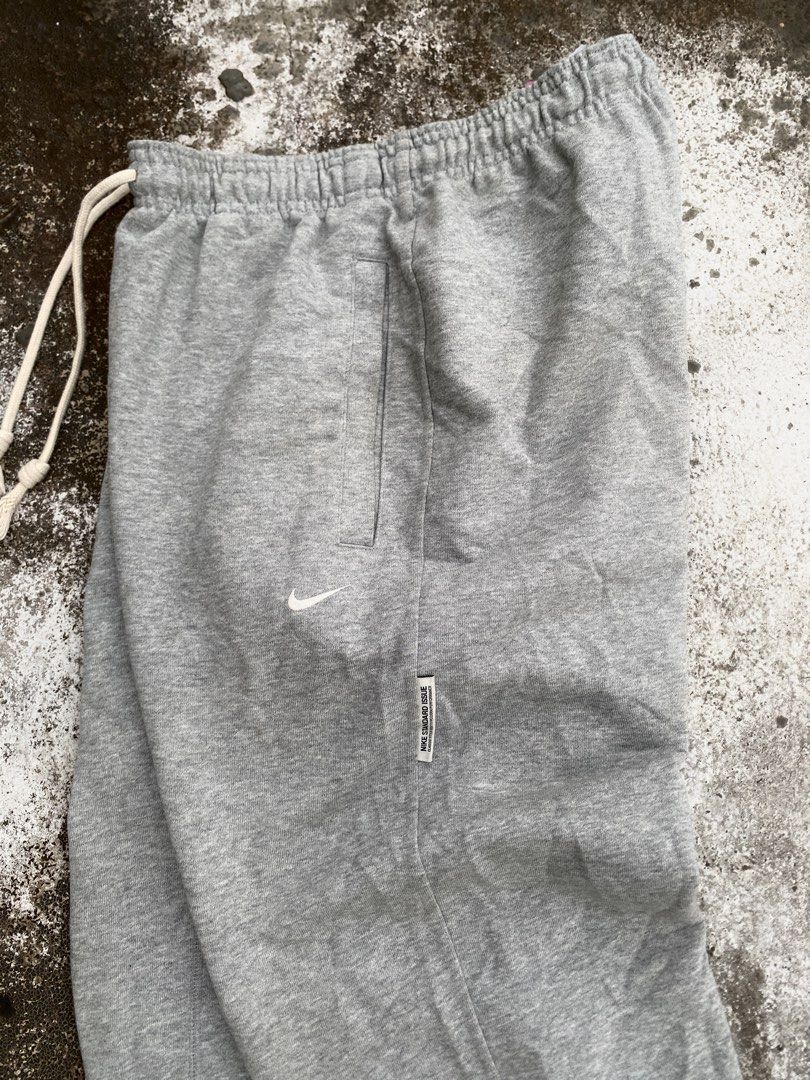 Nike Gray Sweathpants Small Logo (Category: Joggers) located in Antipolo. Submitted by treasurethings02 (Listing ID 1470920037, Image 2). Description: Excellent Condition 9.5/10 CR Dimension W30’32 L36 Xl on tags Small swoosh embroidery design Authentic ✅✅✅✅.