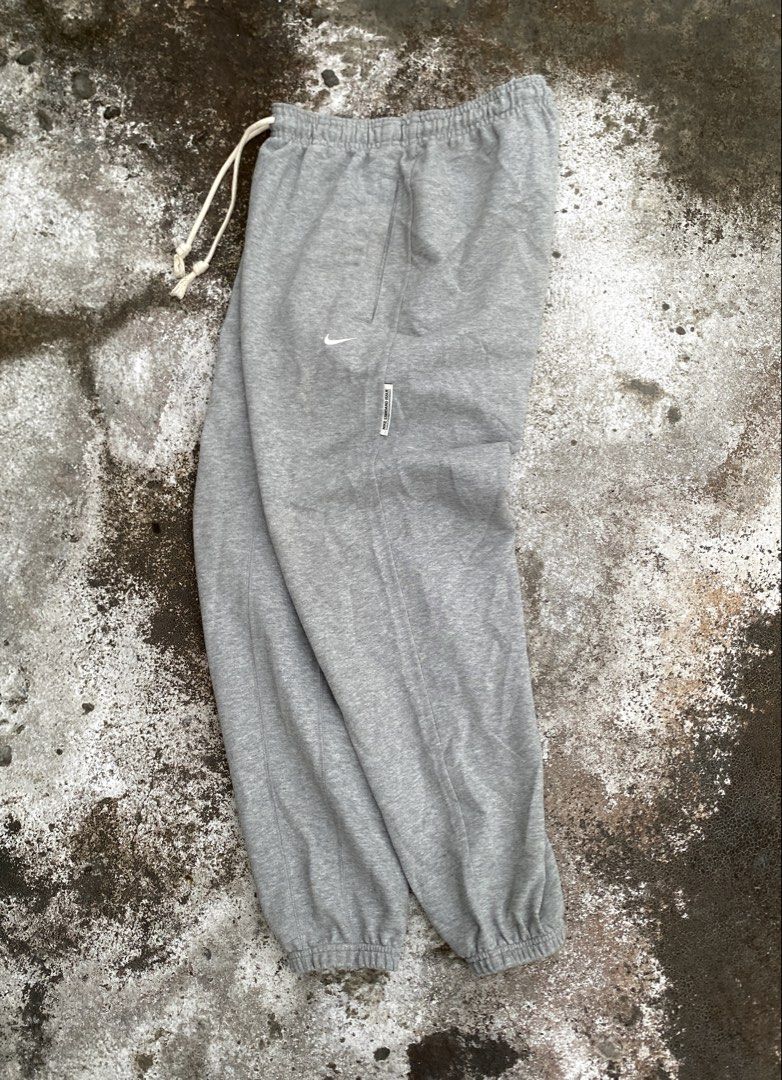 Nike Gray Sweathpants Small Logo (Category: Joggers) located in Antipolo. Submitted by treasurethings02 (Listing ID 1470920037, Image 1). Description: Excellent Condition 9.5/10 CR Dimension W30’32 L36 Xl on tags Small swoosh embroidery design Authentic ✅✅✅✅.