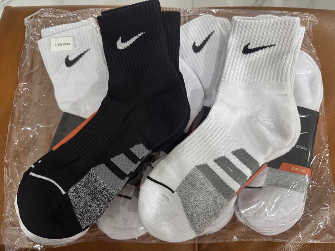 Nike High Quality Socks (Category: Socks) located in Manila. Submitted by mitchellzeng (Listing ID 1470872974, Image 2). Description: Nike Socks Cotton -Mid Cut -High quality ✅✅ Makapal na, masarap pa sa paa! Colors available: White / Black ₱120 lang may 3 pairs kana!!! Location: Manila Shipping or pickup.