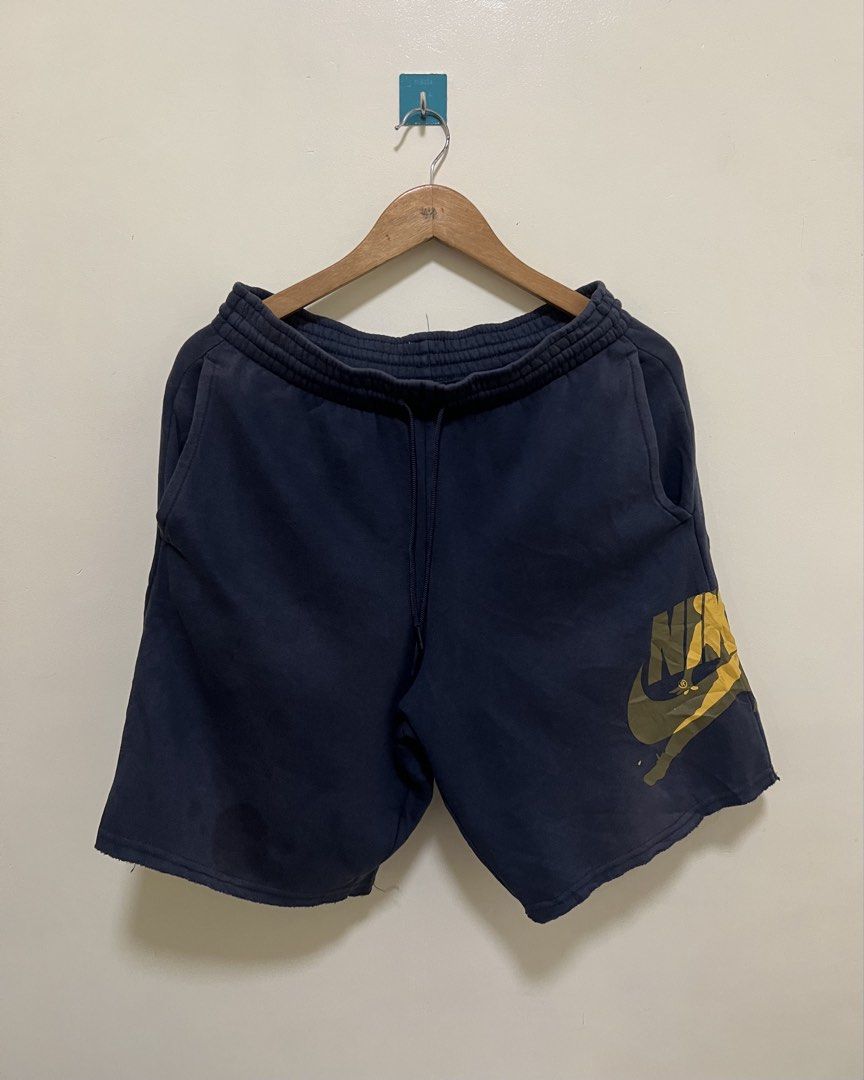 Nike Jordan Navy Blue Alumni Shorts (Category: Shorts) located in Manila. Submitted by thriftpoint99 (Listing ID 1470818828, Image 1). Description: 30-34x20x13 No issue Excellent condition.