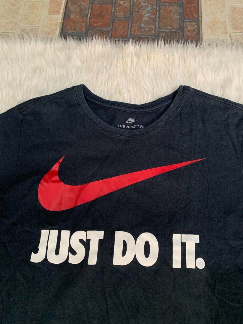 Nike Just Do It Black T-Shirt (Category: Tshirts & Polo Shirts ) located in Manila. Submitted by reiyangelow (Listing ID 1470744181, Image 2). Description: Nike Just Do it T-shirt 26/19 (sa picture na details) 250php.