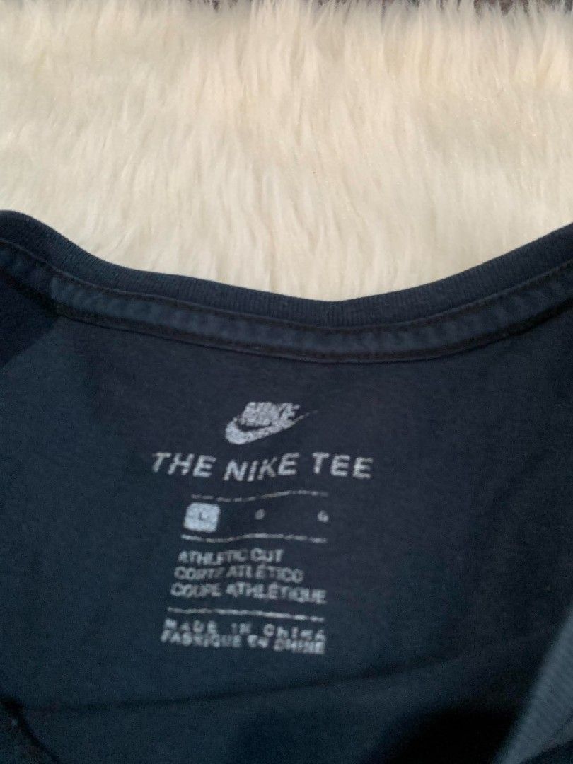 Nike Just Do It Black T-Shirt (Category: Tshirts & Polo Shirts ) located in Manila. Submitted by reiyangelow (Listing ID 1470744181, Image 3). Description: Nike Just Do it T-shirt 26/19 (sa picture na details) 250php.
